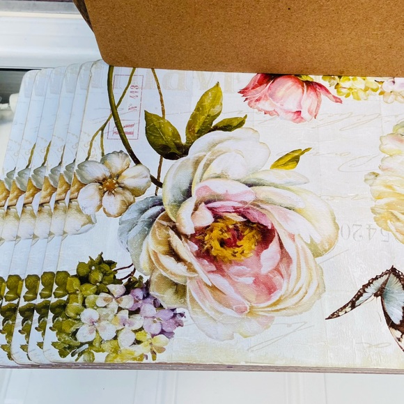 8 GUC Paris Flowers and a Butterfly Place Mats Slightly Used but Still Clean🦋🌸 - Picture 12 of 16